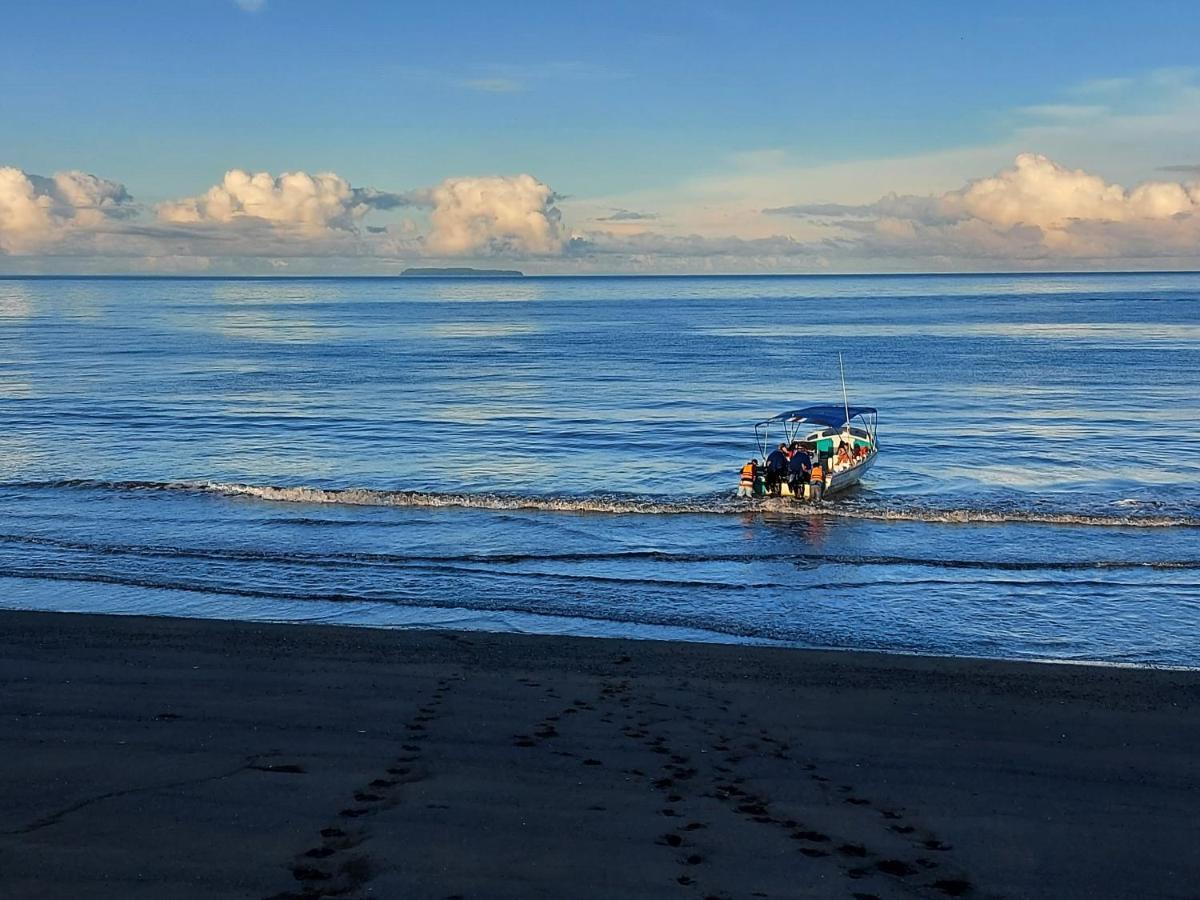 Hotel Gitana Corcovado, Y Tour Operador Drakes Bay Екстериор снимка