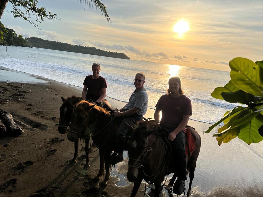 Hotel Gitana Corcovado, Y Tour Operador Drakes Bay Екстериор снимка
