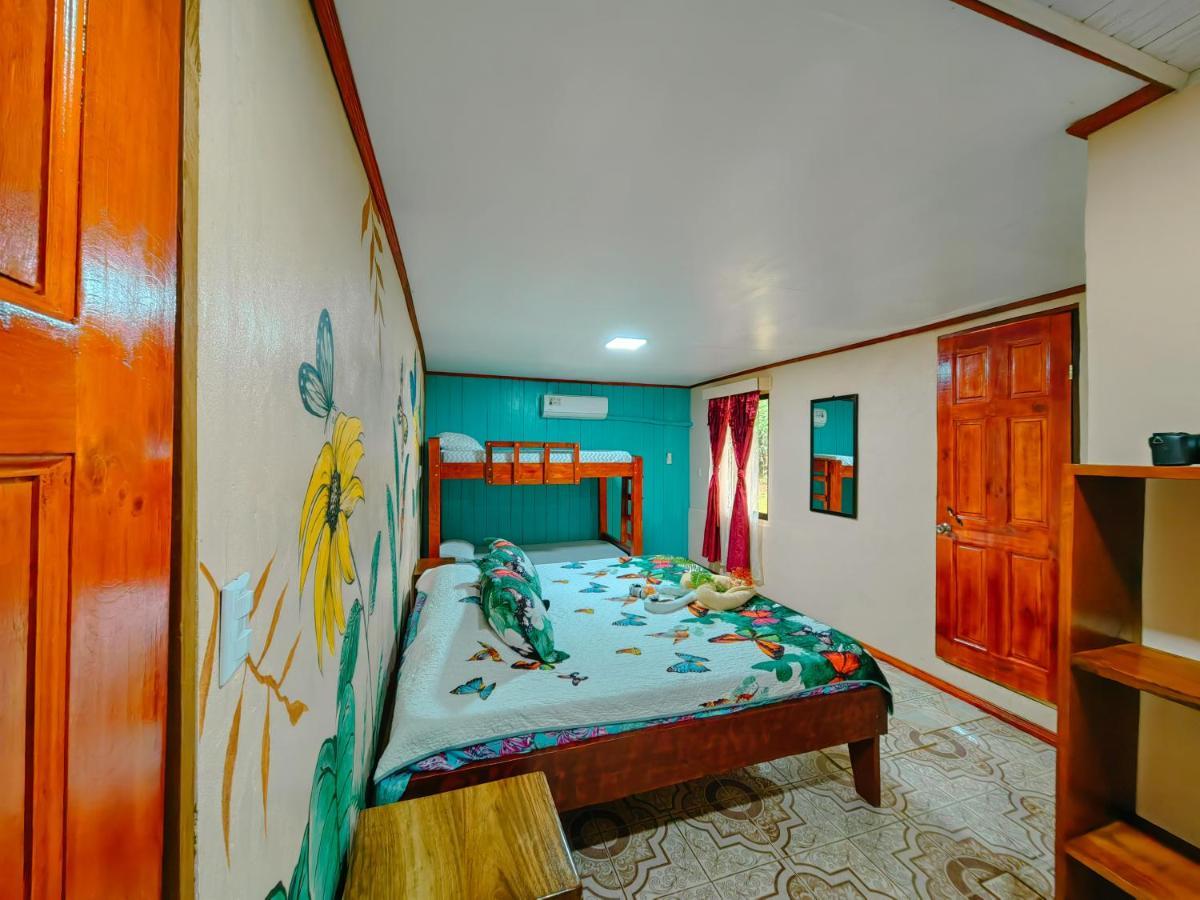 Hotel Gitana Corcovado, Y Tour Operador Drakes Bay Екстериор снимка