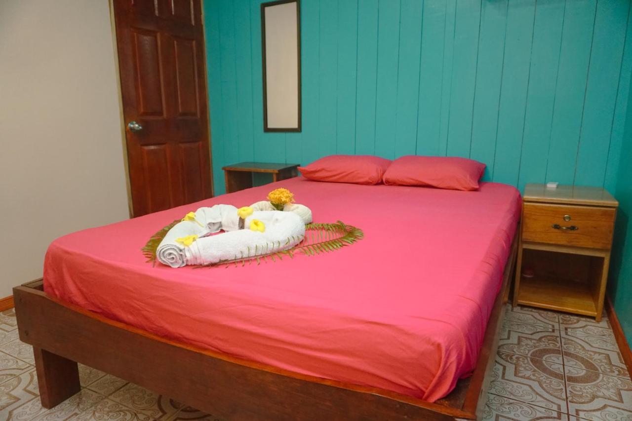 Hotel Gitana Corcovado, Y Tour Operador Drakes Bay Екстериор снимка
